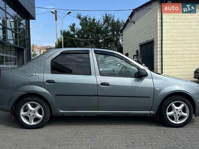 Седан Renault Logan 2011 в Івано-Франківську