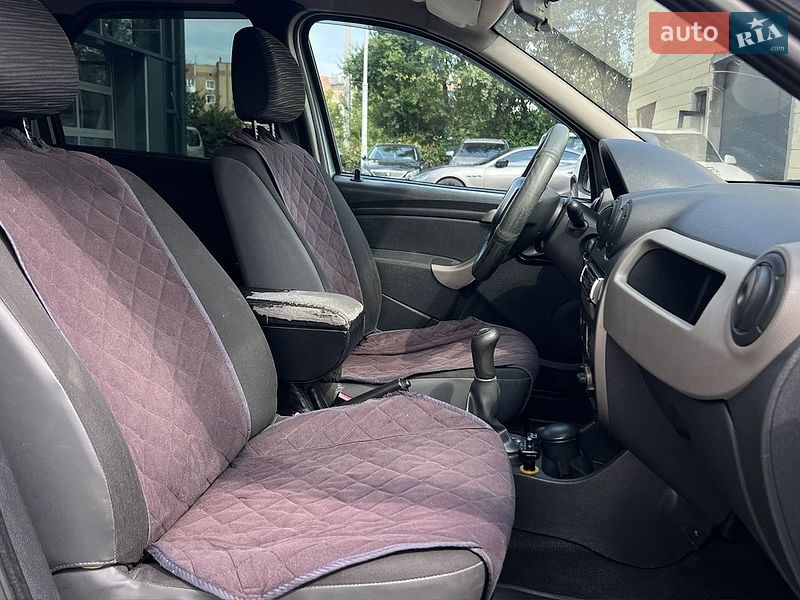 Седан Renault Logan 2011 в Івано-Франківську