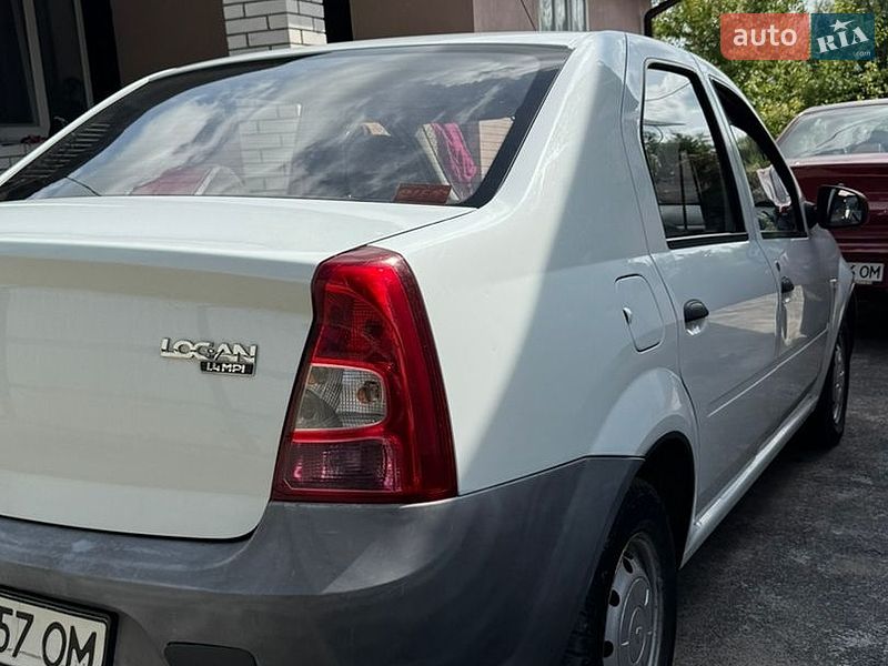 Седан Renault Logan 2011 в Монастирищеві