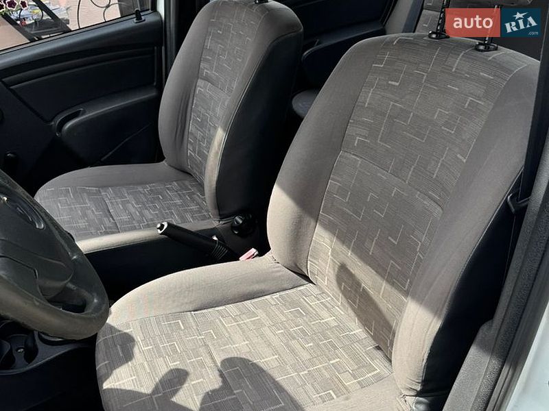 Седан Renault Logan 2011 в Монастырище фото 16 Седан Renault Logan 2011 в Монастырище