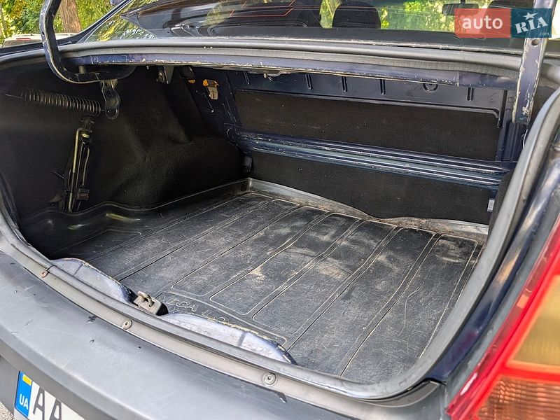 Седан Renault Logan 2010 в Києві