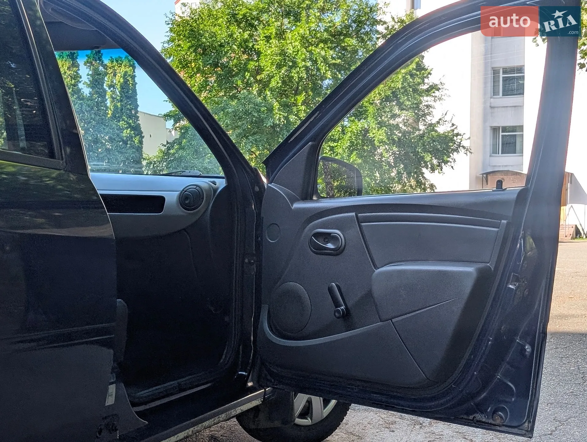 2010 Renault Logan - мініатюра 18