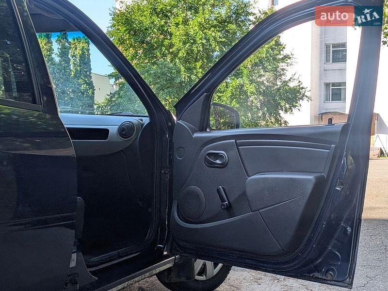 Седан Renault Logan 2010 в Києві