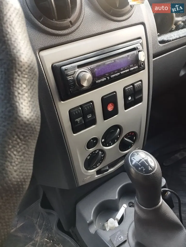 2010 Renault Logan - мініатюра 12
