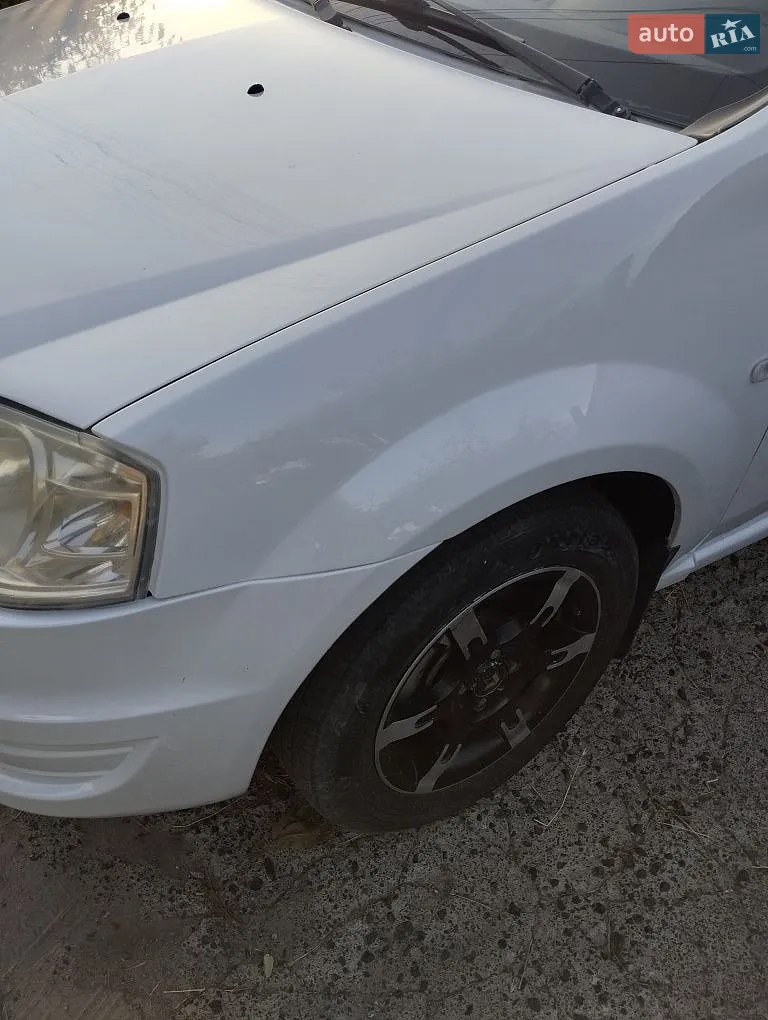2010 Renault Logan - мініатюра 16