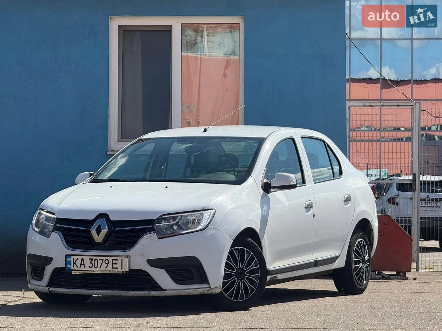 2019 Renault Logan - фото 1