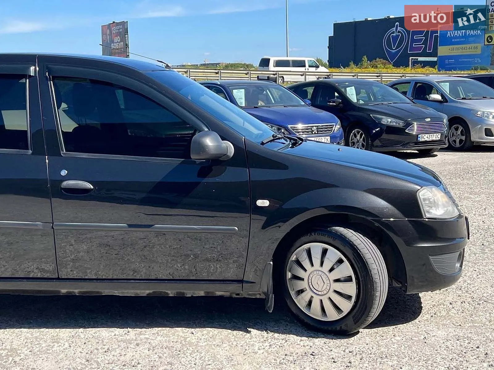 2010 Renault Logan - мініатюра 11