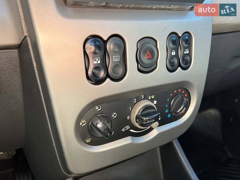 Седан Renault Logan 2010 в Львове фото 27 Седан Renault Logan 2010 в Львове
