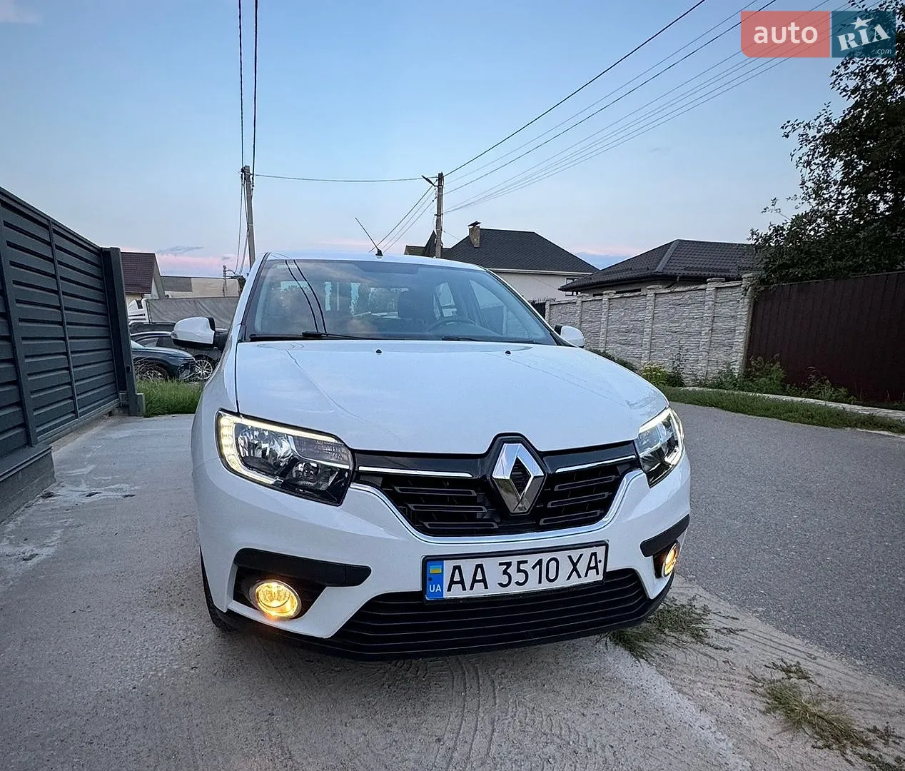 2018 Renault Logan - фото 1