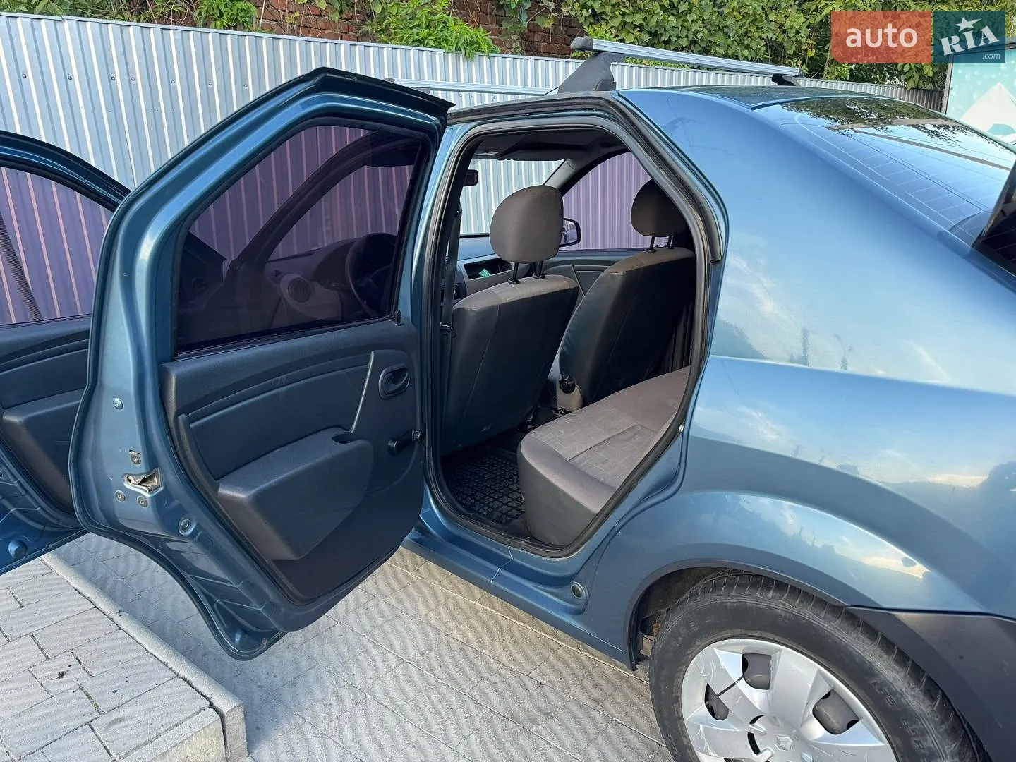 2011 Renault Logan - мініатюра 12