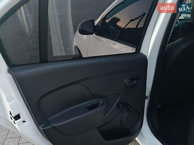 Седан Renault Logan 2019 в Киеве