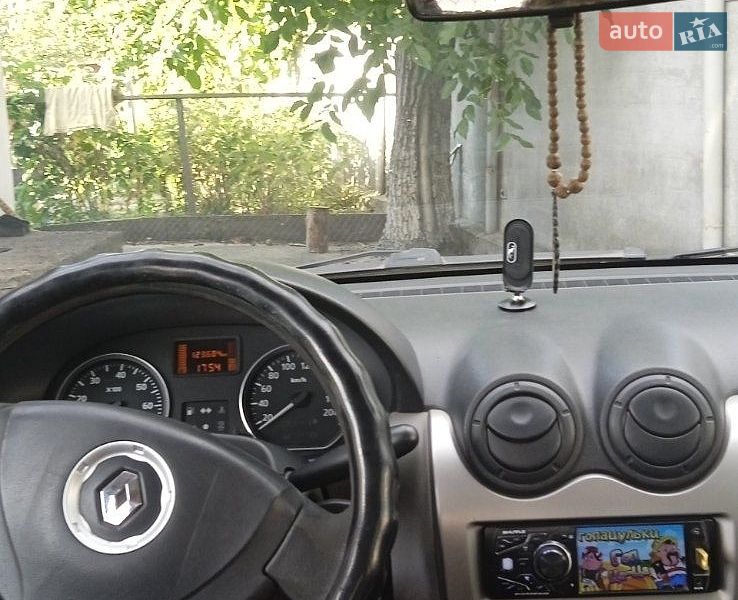 Седан Renault Logan 2010 в Барвінковому