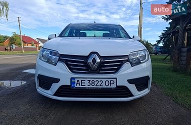 Седан Renault Logan 2017 в Любомлі