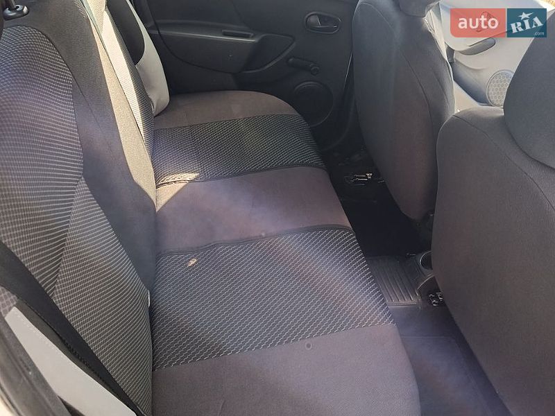 Седан Renault Logan 2015 в Львове фото 10 Седан Renault Logan 2015 в Львове