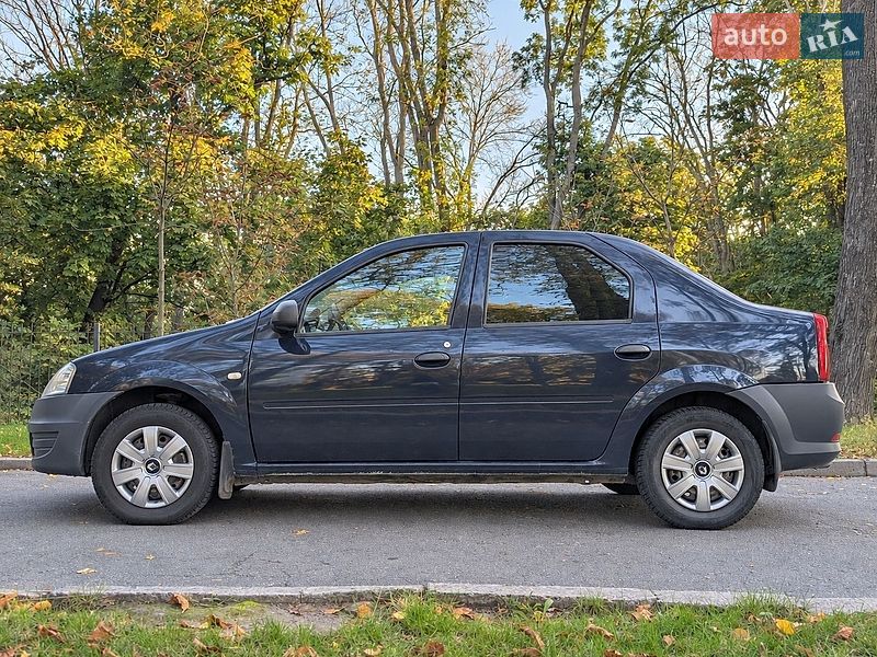 Седан Renault Logan 2010 в Києві