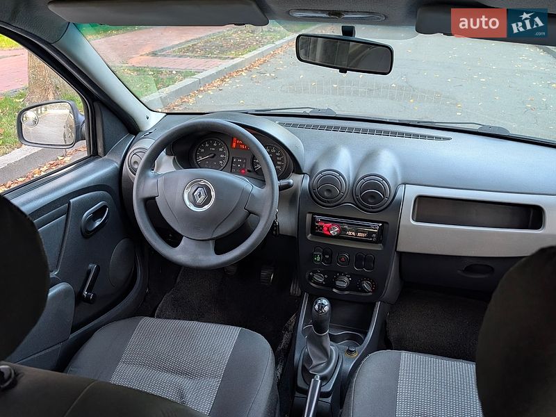 Седан Renault Logan 2010 в Києві