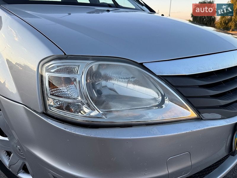 Седан Renault Logan 2011 в Запорожье