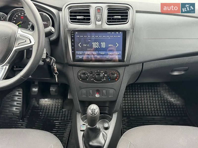 Седан Renault Logan 2018 в Киеве
