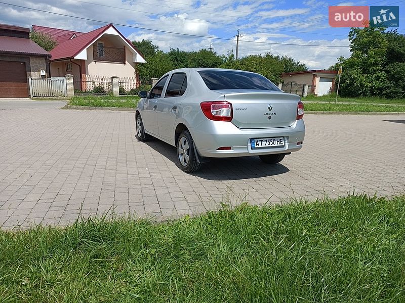 Седан Renault Logan 2015 в Івано-Франківську