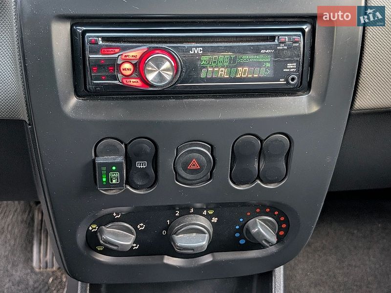 Седан Renault Logan 2010 в Києві фото 15 Седан Renault Logan 2010 в Києві
