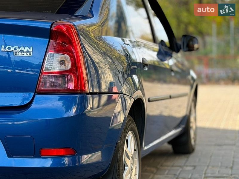Седан Renault Logan 2011 в Днепре