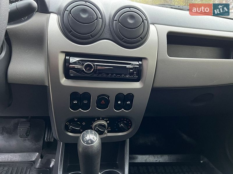Седан Renault Logan 2011 в Виннице