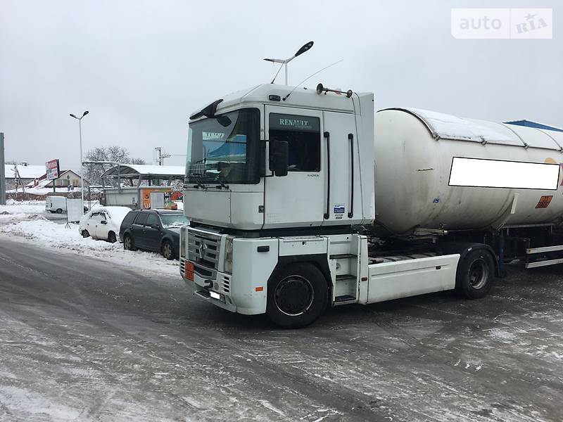 Рено магнум с прицепом