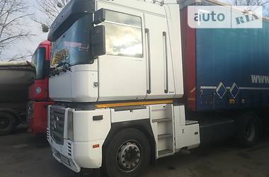 Тягач Renault Magnum 2002 в 