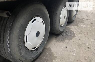 Тягач Renault Magnum 2000 в 
