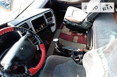 Тягач Renault Magnum 2002 в 