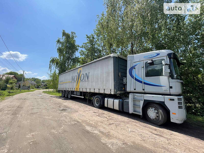 Тягач Renault Magnum 2011 в Мостиске