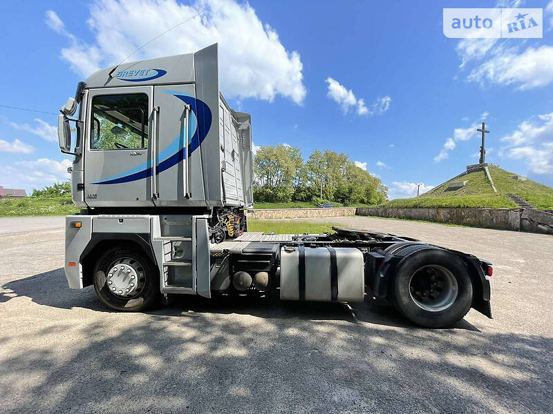 Тягач Renault Magnum 2011 в Мостиске