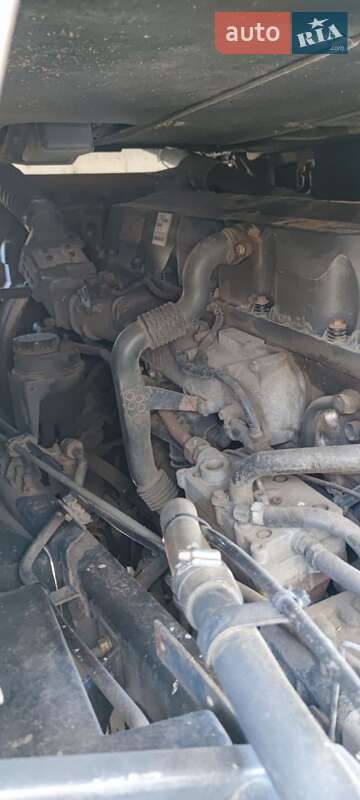 Контейнеровоз Renault Magnum 2007 в Кривом Озере