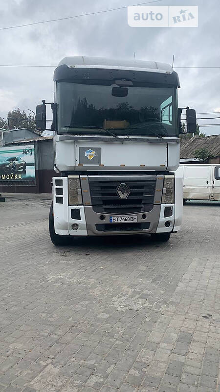 Тягач Renault Magnum 2009 в 
