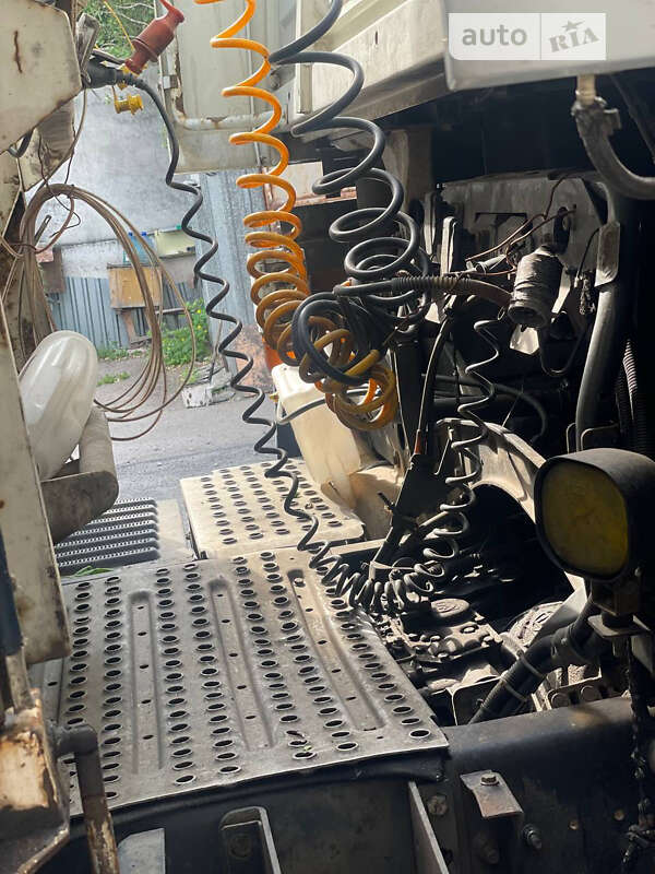 Тягач Renault Magnum 2006 в Днепре