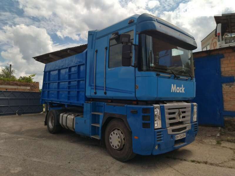 Самоскид Renault Magnum 2001 в Ромнах