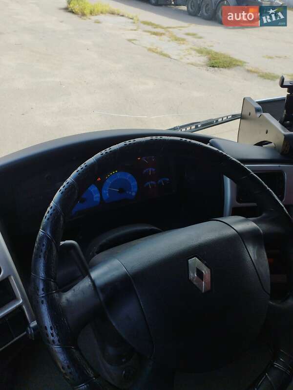 Тягач Renault Magnum 2004 в Лубнах