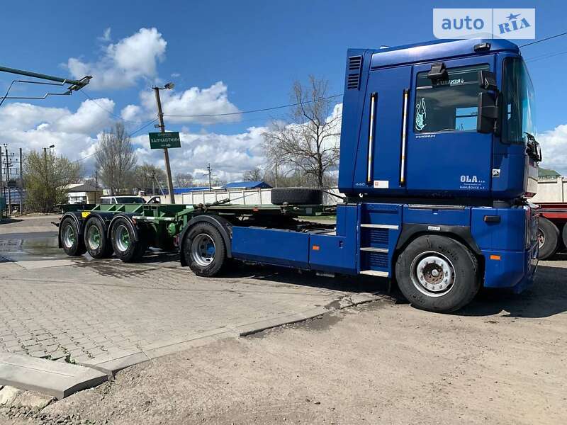 Тягач Renault Magnum 2003 в Одесі