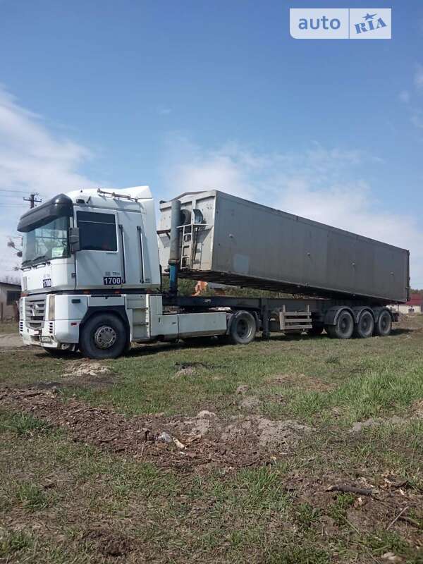 Тягач Renault Magnum 2004 в Золочеве