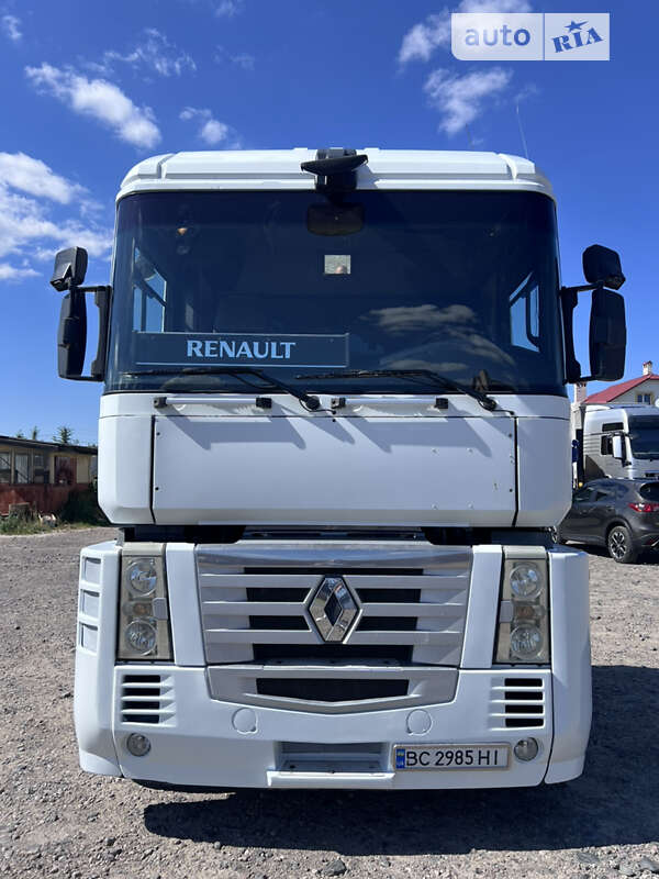 Тягач Renault Magnum 2008 в Львові