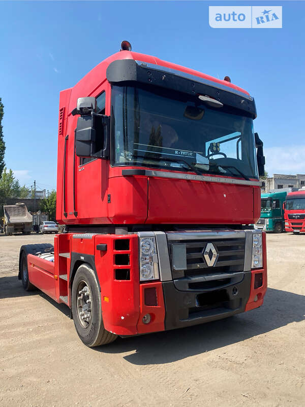 Тягач Renault Magnum 2012 в Ужгороде