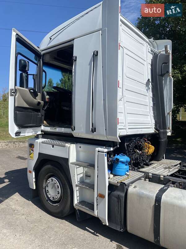 Тягач Renault Magnum 2012 в Рівному