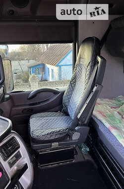 Тягач Renault Magnum 2004 в 
