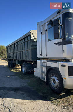 Тягач Renault Magnum 2001 в 