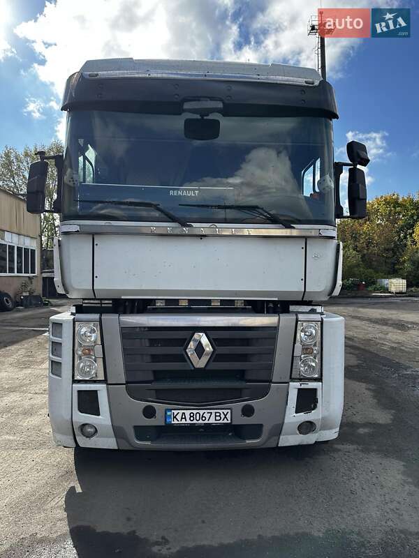 Renault Magnum 2012