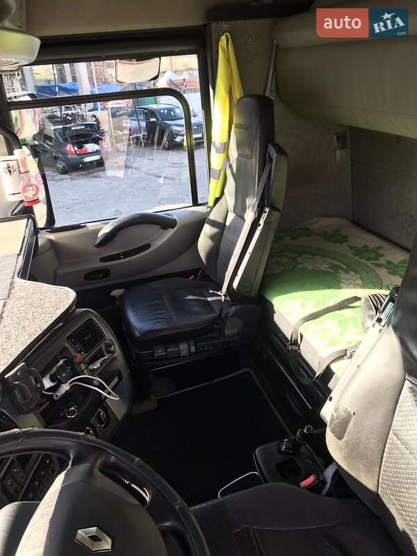 Тягач Renault Magnum 2008 в Львове