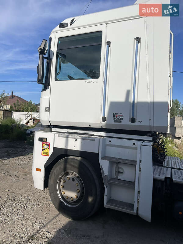 Самосвал Renault Magnum 2008 в Обухове
