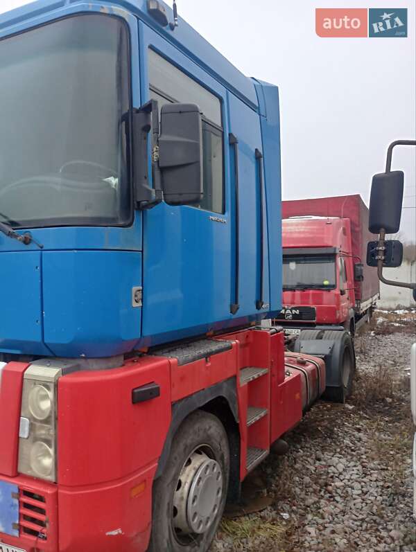 Тягач Renault Magnum 2003 в Києві