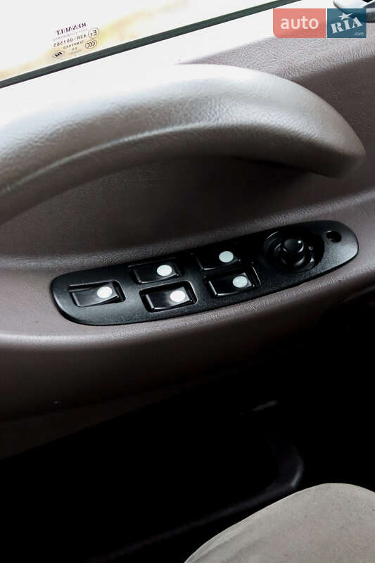 Тентованый Renault Magnum 2007 в Луцке