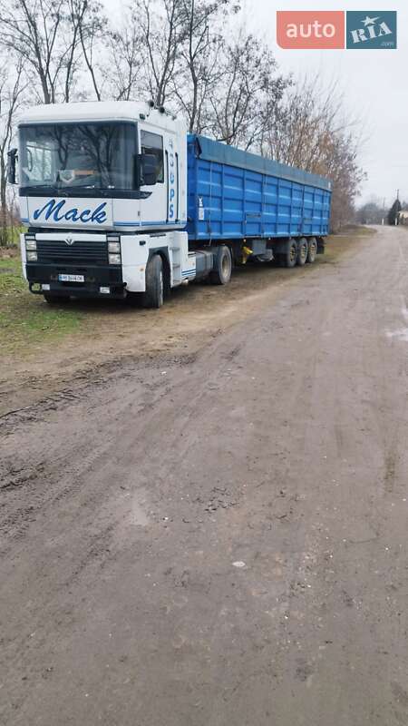Тягач Renault Magnum 2000 в Тульчине